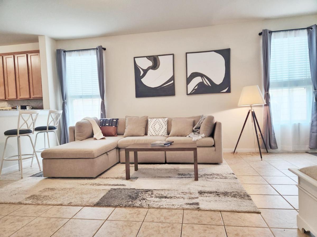 4 Bedroom Home Near Downtown Med Center Nrg Stadium Pearland Skyview Long By Ion Rentals Houston Exterior photo