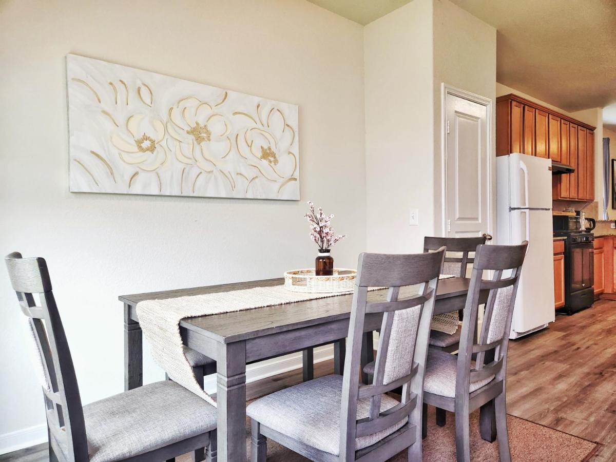 4 Bedroom Home Near Downtown Med Center Nrg Stadium Pearland Skyview Long By Ion Rentals Houston Exterior photo